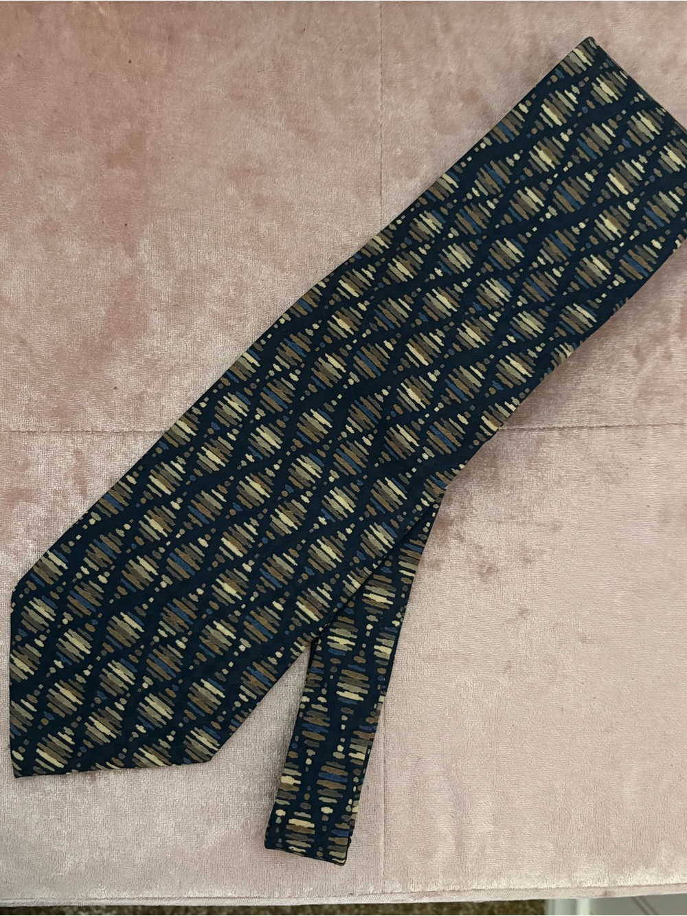 Navy and Gold 100% Silk Patterned Men's Tie